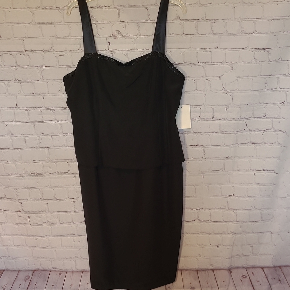 NEW Black Sleeveless Size 18 Semi Formal Knee Length Dress Beaded Satin Straps